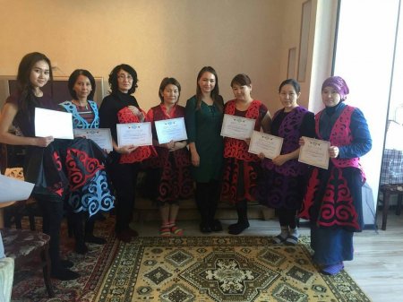 ҚОЛӨНЕРДІ ДӘРІПТЕУШІ ХАЛИДА