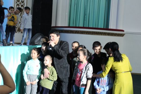 Әнші Бейбіт Қорған Қызылордадағы қайырымдылық концертіне қатысты