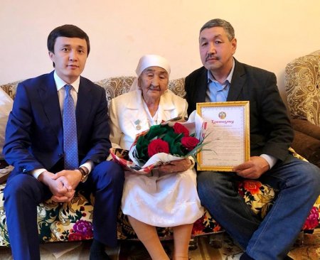 Еңбек еріне құрмет көрсетті