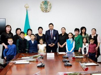 Мемлекеттік қызметтегі «Батыр аналарға» құрмет көрсетілді