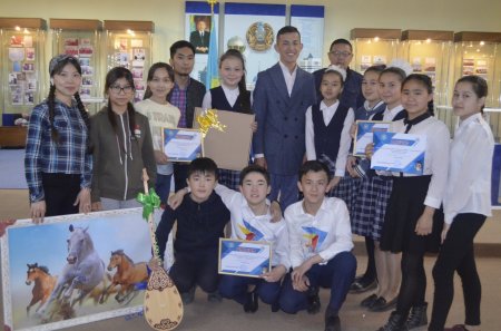 Жастар арасында интеллектуалды ойын