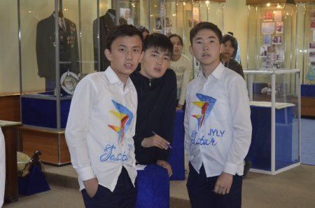 Жастар арасында интеллектуалды ойын