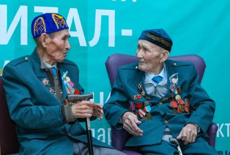 Ардагерлерге ақ тілекпен