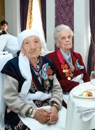 Ардагерлерге ақ тілекпен