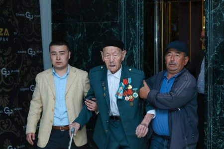 Ардагерлерге ақ тілекпен