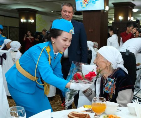 Ардагерлерге ақ тілекпен