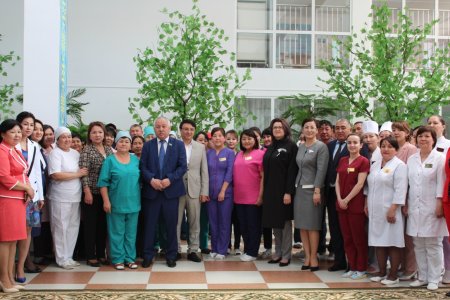 Халық қалаулылары балалар орталығының жұмысымен танысты