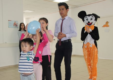 НЗМ «Театралды жәрдемі» балалар ауруханасында