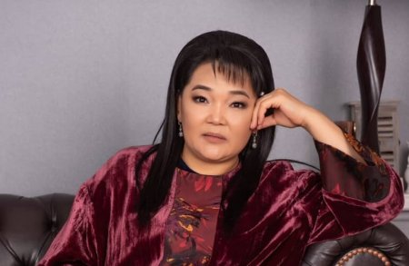 Ер адам кейпіне енген Жанар Айжанова елді күлкіге қарық қылды (видео)