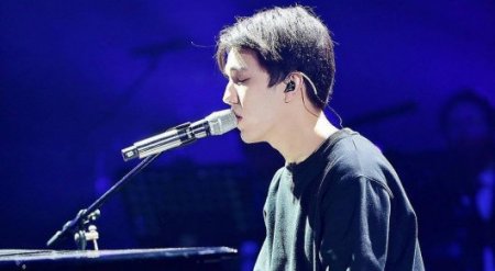 Қазақстанда ғана емес, шетелде де сатылады: Димаш Құдайберген киім топтамасын шығара бастады