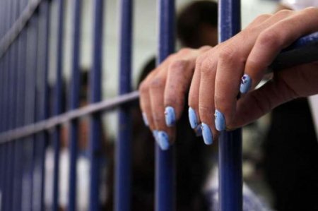 Қызылордада мас әйел жасөспірімге күш қолданбақ болды