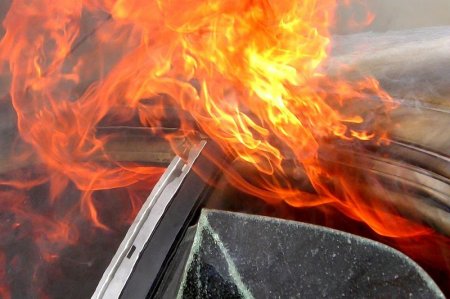 Қызылордада «Mercedes-Benz» маркалы автокөлік өртеніп кетті