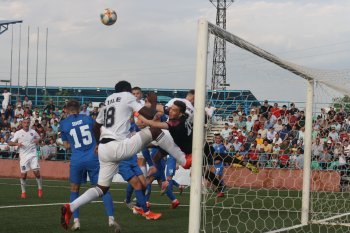 Қасқырлар қарсыласын қапы қалдырды