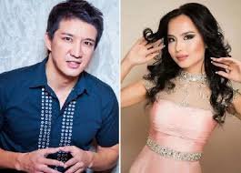 «Шымкенттік тойда»: Айқын Жұлдыз Өмірғалимен қалай танысқанын айтып берді