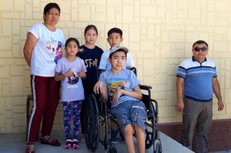 Жанашыр тұрғындар көпбалалы анаға үй салып берді