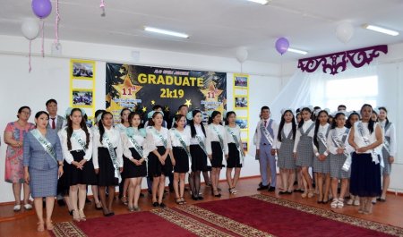 Өмірге қанат қақты жас түлектер