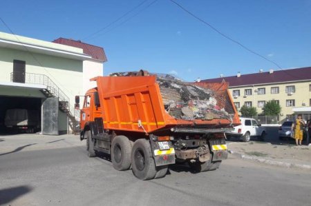 Тұрғынның пәтерінен 30 тонна қоқыс шығарылды