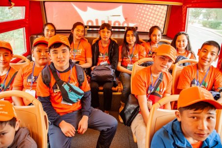 Шетелде тұратын қазақ балалары саяхатқа аттанды