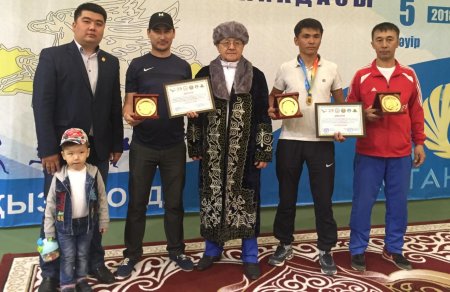 Сыр елінің асықшылары алда