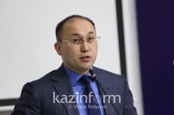 #Abai175: Дәурен Абаев Абай өлеңін жатқа оқыды