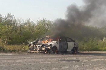 Жол бойында Lexus автокөлігі жанып кетті