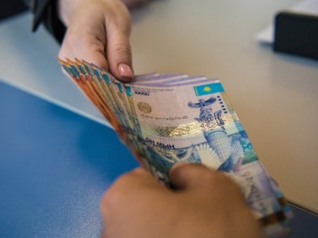 300 мың теңге пара үшін: Қызылордалық шенеунікке 12 млн теңге айыппұл салынды