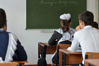 Қызылордада белгілі өнерпаздар оқушылармен кездесті