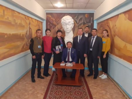 Жақсылық Үшкемпіров Қазалыдағы музейде болды