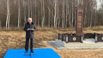 Ресейде Ораз-Мұхаммед сұлтанға ескерткіш тақта орнатылды