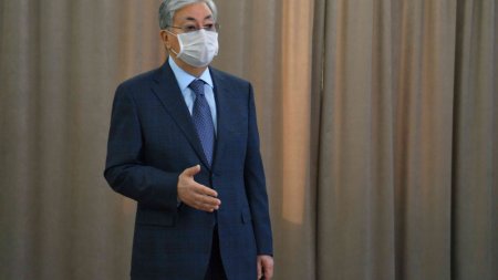 \"Бақылау-өткізу бекеттерін қойғанымыз әзіл немесе қойылым емес\" - Тоқаев