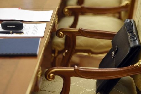 Денсаулық сақтау министрі карантин ережесін бұзғаны үшін отставкаға кетті